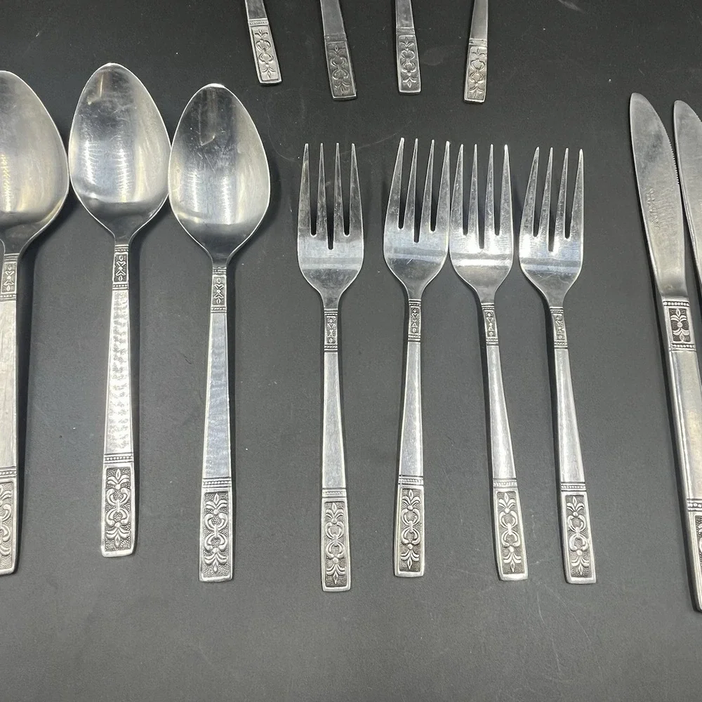 Vtg Custom‎ Craft MCM Stainless Taiwan 4 Knives, Salad Forks, Tablespoons, etc